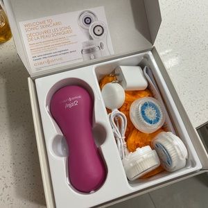 Clarisonic Mia 2 Cleansing System with 4 brush heads
